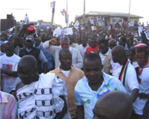 Rawlings Mobbed in Kumasi